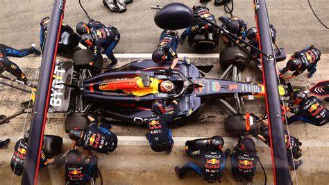 Formula 1 car races through SF, takes pit stop on Bay Bridge