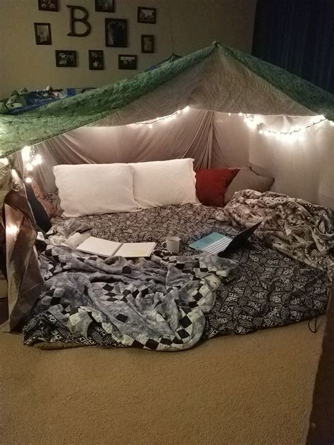 How To Build The Ultimate Blanket Fort In 2020 Blanket