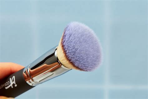 Foundation Brush Pic