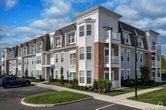 Foxgate Condos At Islip Ny
