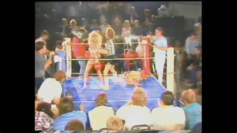 Foxy Boxing: Discovering the Beauty of Nude Workouts