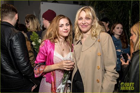 frances bean cobain relationship with her mom