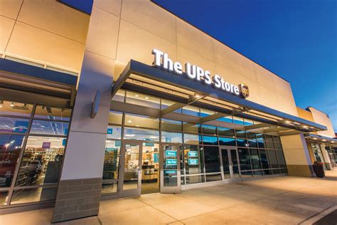franchise ups store cost