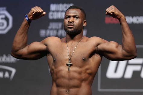 francis ngannou taille