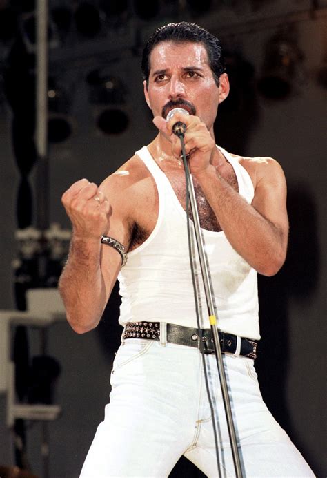 freddie mercury 1985 live aid performance