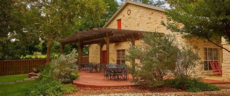 fredericksburg inn suites tx