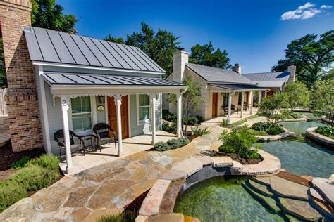 fredericksburg texas winery with lodging