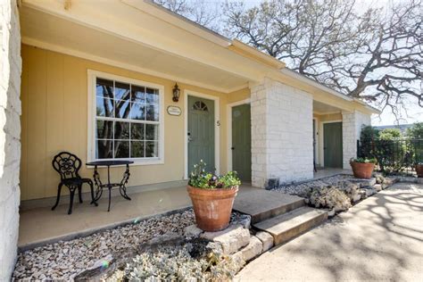 fredericksburg tx bed and breakfast downtown