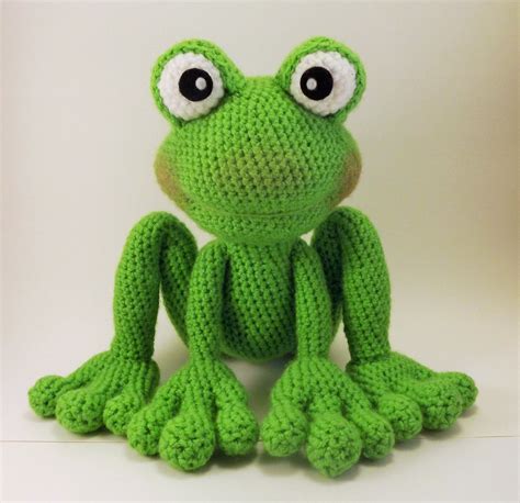 Frog+FREE+Crochet+Pattern Crochet frog, Frog applique pattern
