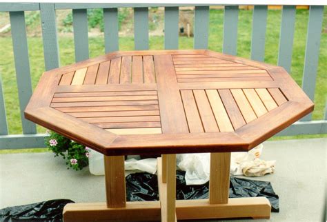 Woodworking Plan free outdoor patio table plans