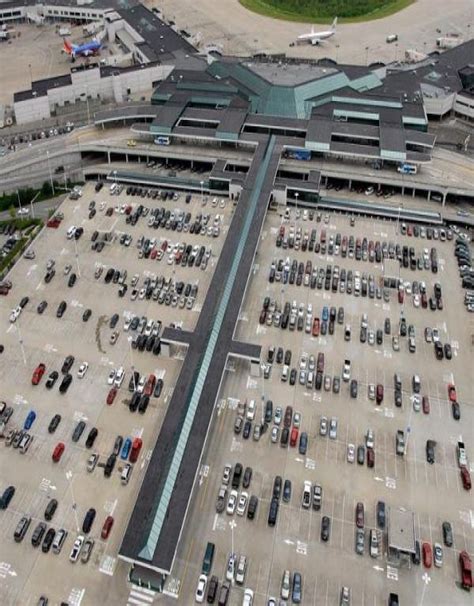 free parking nashville airport