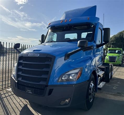 freightliner bakersfield ca
