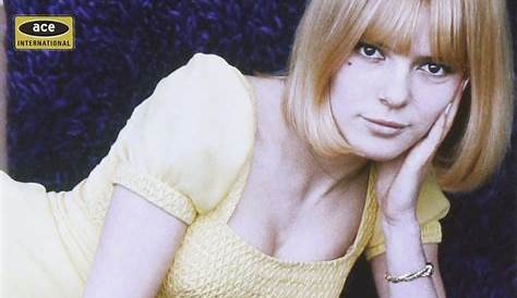 Francoise Madeleine Hardy, 1960s | Hair beauty, French girl chic, Hair