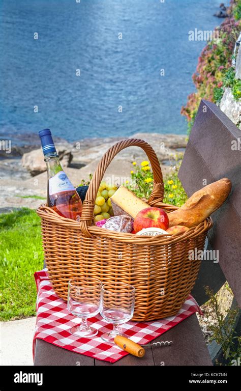 French Picnic Hamper