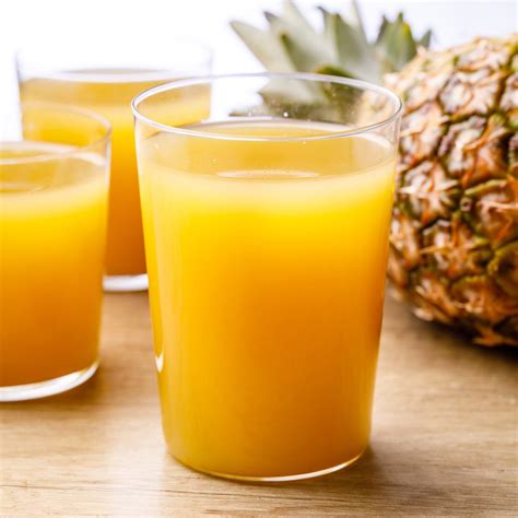 fresh pineapple juice
