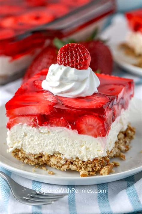 fresh strawberry pretzel salad