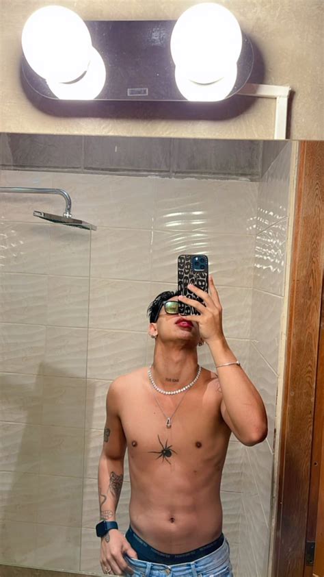 freyder cantillo desnudo