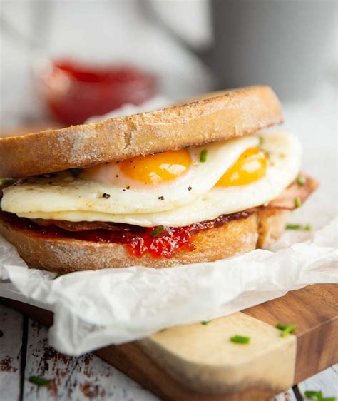 fried egg bacon sandwich