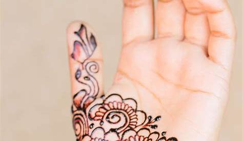 Front Hand Tattoo Mehndi Design Khafif Simple
