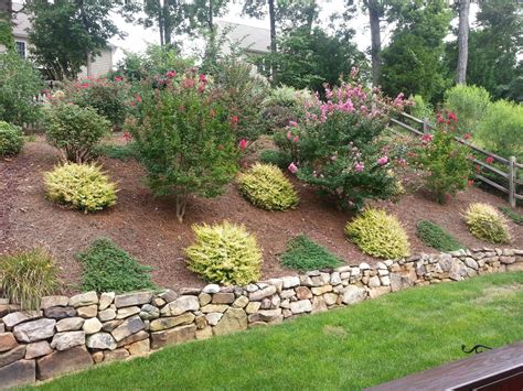 20+30+ Front Yard Hill Landscaping Ideas