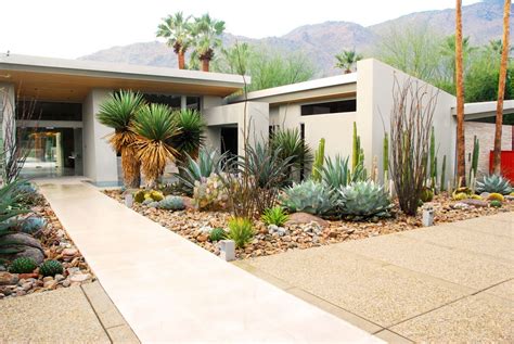 Landscaping ideas for front yards that your neighbors will envy 28