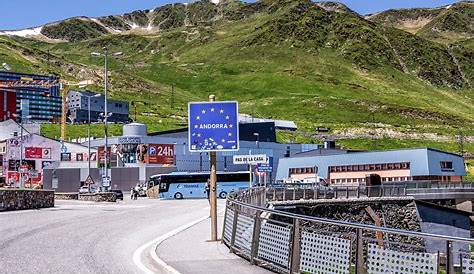 Frontera de AndorraFrancia en Pas de la Casa Viajar a