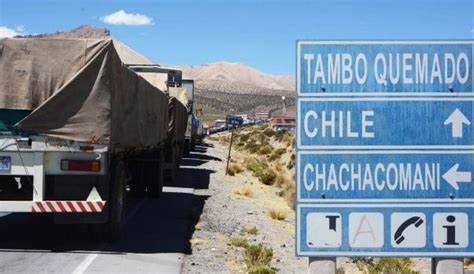 Frontera Chile Bolivia Tambo Quemado Por Nevazones 300 Camiones Permanecen Detenidos En