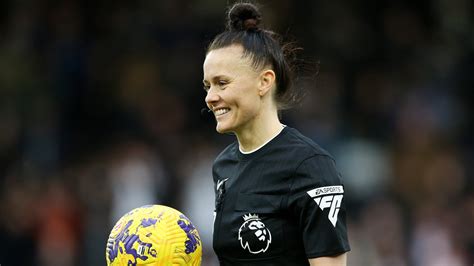 fulham v burnley referee