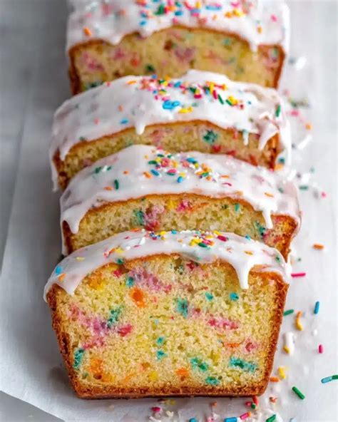Funfetti Birthday Layer Cake from Momofuku Milk Bar hummingbird high a desserts and baking blog