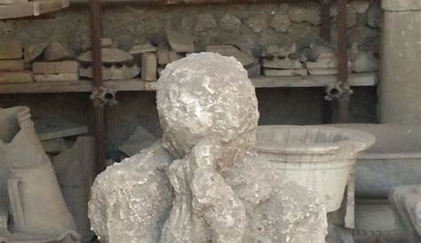Funny Pompeii Statues