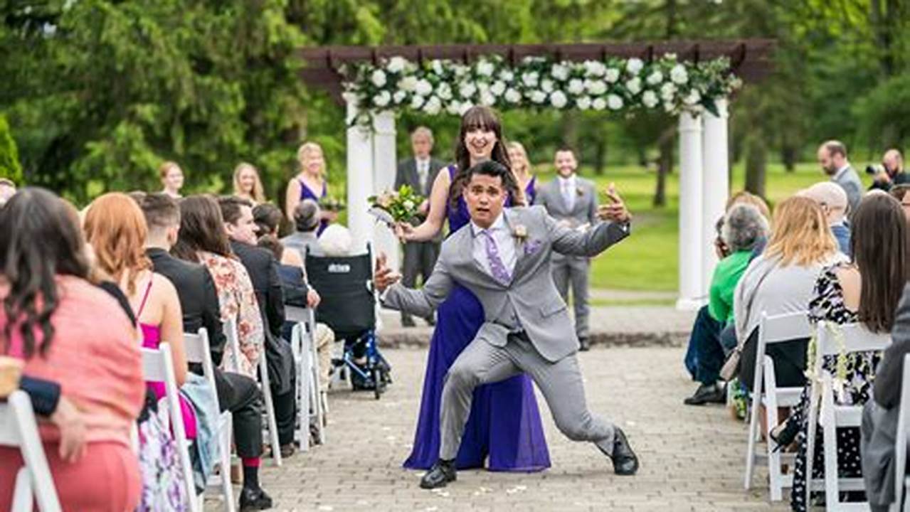 How to Capture Hilarious Wedding Photos That'll Make You LOL