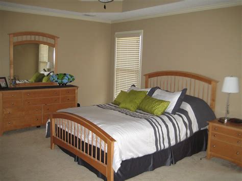 Furniture Placement in a Small Bedroom
