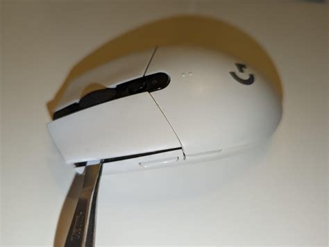 My 2nd G305 with double click after 2 years looking for egg shaped