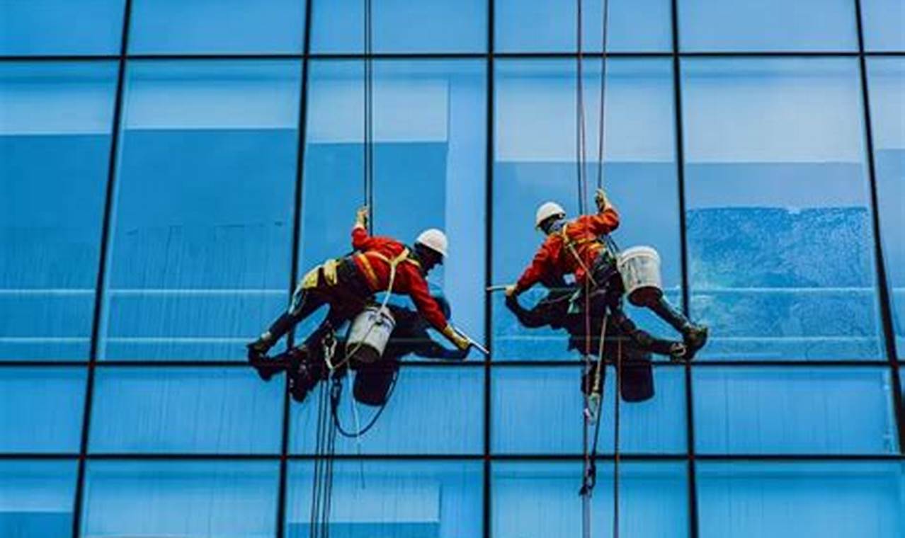 gaji pembersih kaca gedung pencakar langit