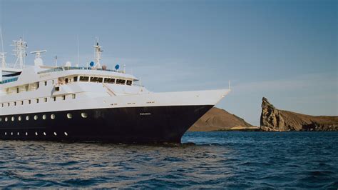 galapagos cruise ships reviews