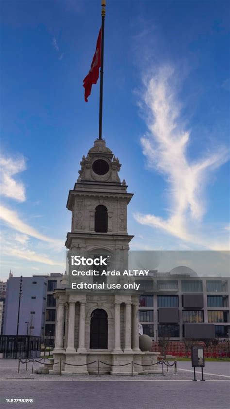 galataport clock tower square