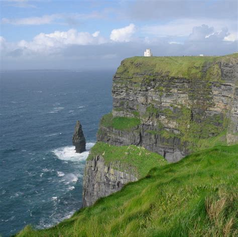 Discover the Unforgettable Journey: Galway to Moher's Breathtaking Cliffs