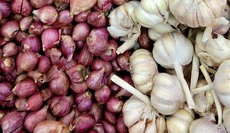 Bawang merah & bawang putih | It's very easy to find bawang … | Flickr