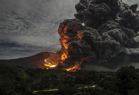 gambar akibat gunung meletus