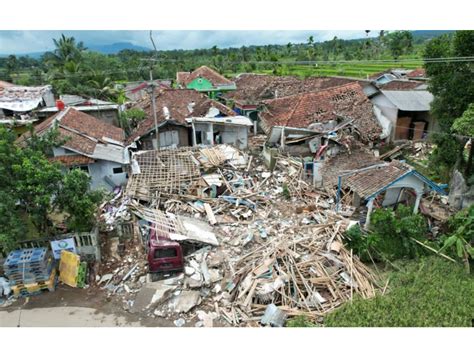 gambar gempa bumi di cianjur