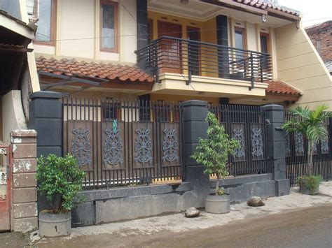 gambar pagar dengan pilihan warna hitam dan abu abu | Desain rumah