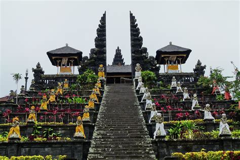 gambar tempat ibadah hindu