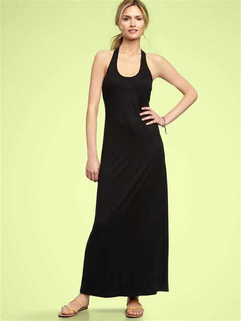 Gap Black Dress Review 2023: The Perfect Little Black Dress For Every Occasion