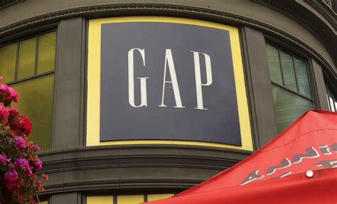 gap outlet reported closing list