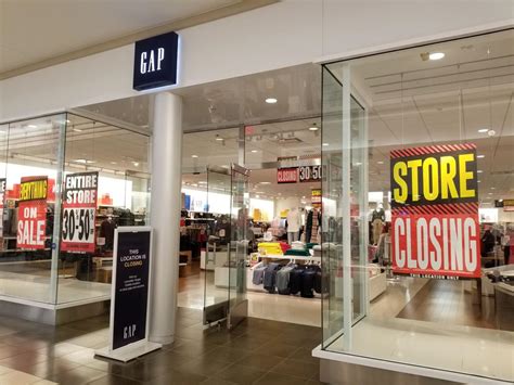 gap outlet reported closing sales