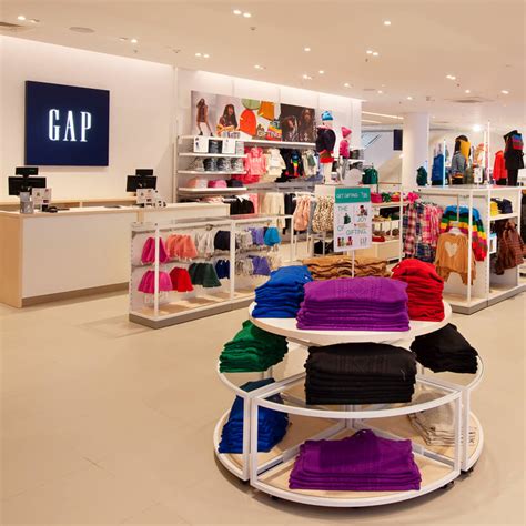 gap store alexandria va