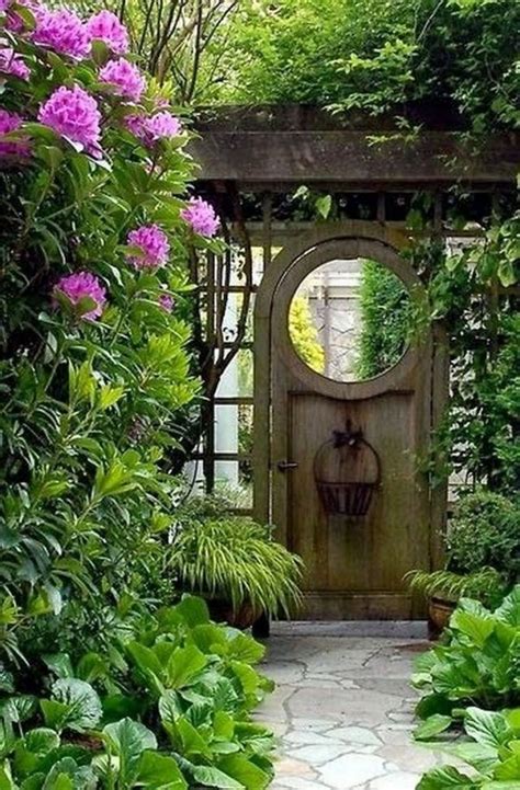 70+ Fantastic Rustic Garden Gates Decor Ideas