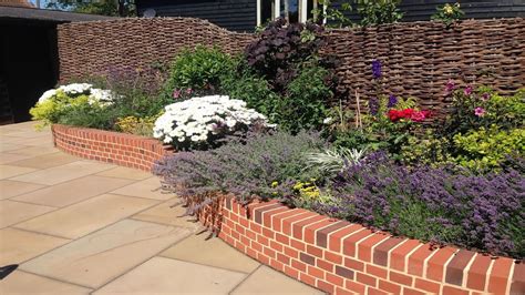 Garden Wall Border Design