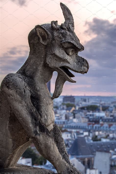 gargoyles di notre dame