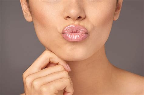 garis halus bibir